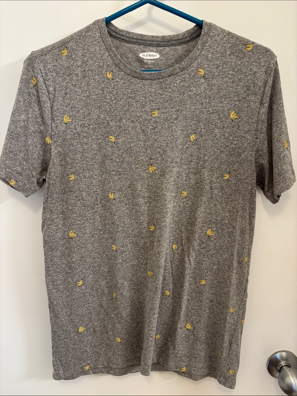Old Navy Gray Short Sleeve Tee with Yellow Banana Motif 🍌